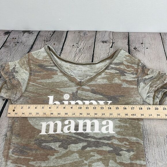 Unwind by League Graphic Tee Hippy Mama camouflage T Shirt short sleeve v neck M - Picture 10 of 11